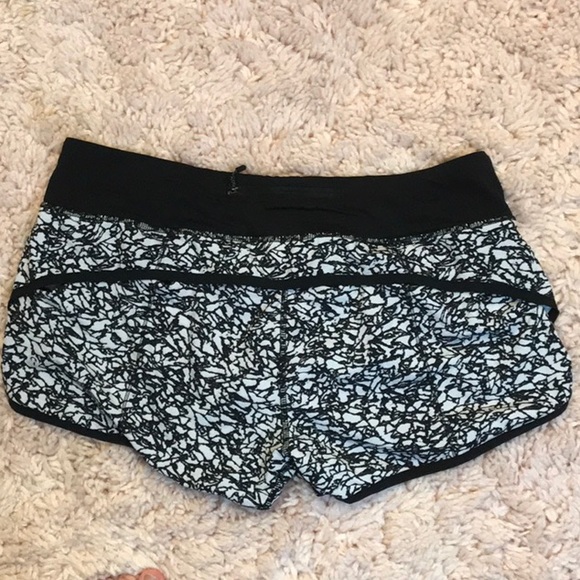 Lulu lemon running shorts - Picture 2 of 2